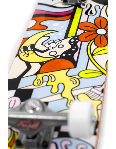 DISEÑO ENUFF MELTWORLD DAZED SOBRE TABLA NARANJA